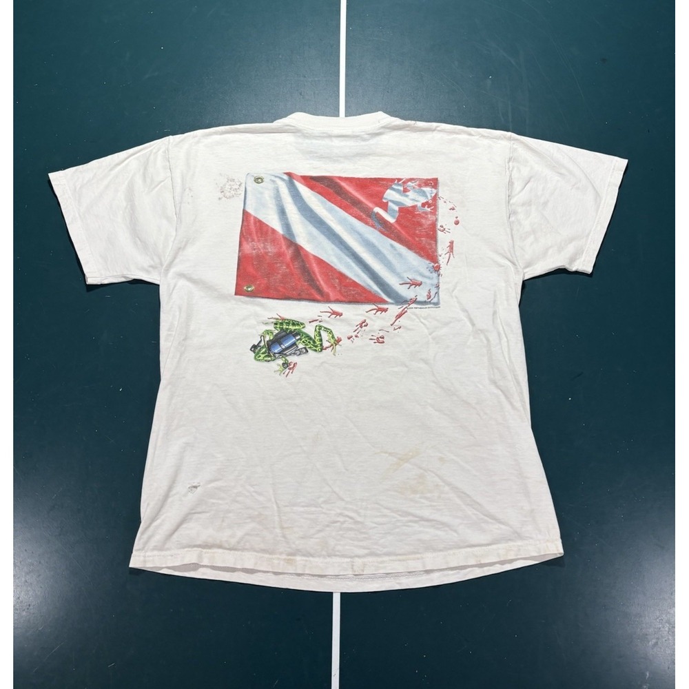 Vintage Amphibious Outfitters T-Shirt Men XL White Scuba Frog Graphic 2000 Flaws